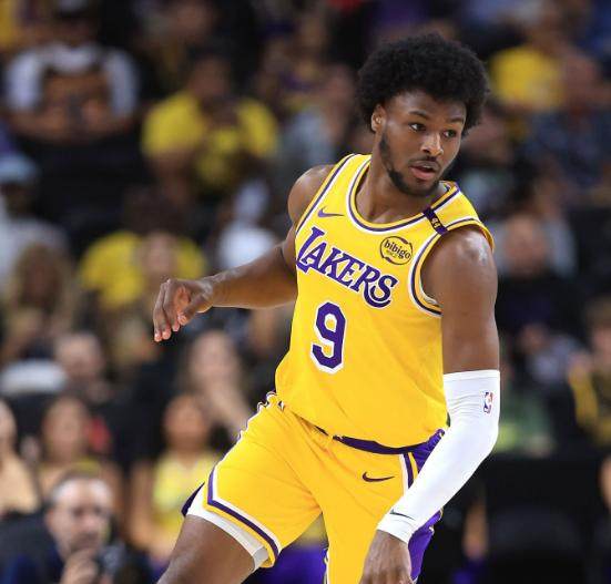 金喜体育官网-布朗尼首秀闪光！追帽看齐詹皇，雷迪克：很好调教